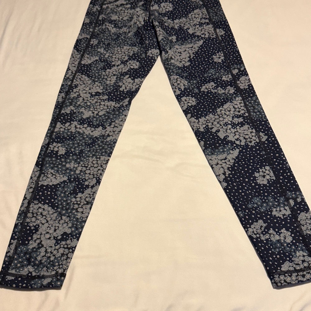 Nike Pro Dri Fit Navy and White Patterned Leggings - Picture 6 of 6